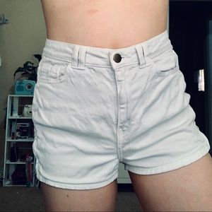 high waisted white shorts